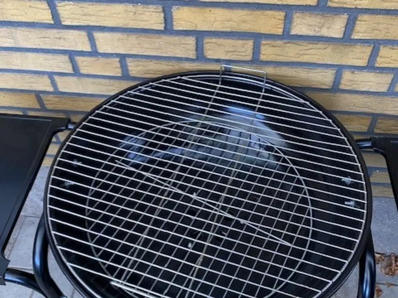 Billede 2 - Kulgrill med bord på hjul, 