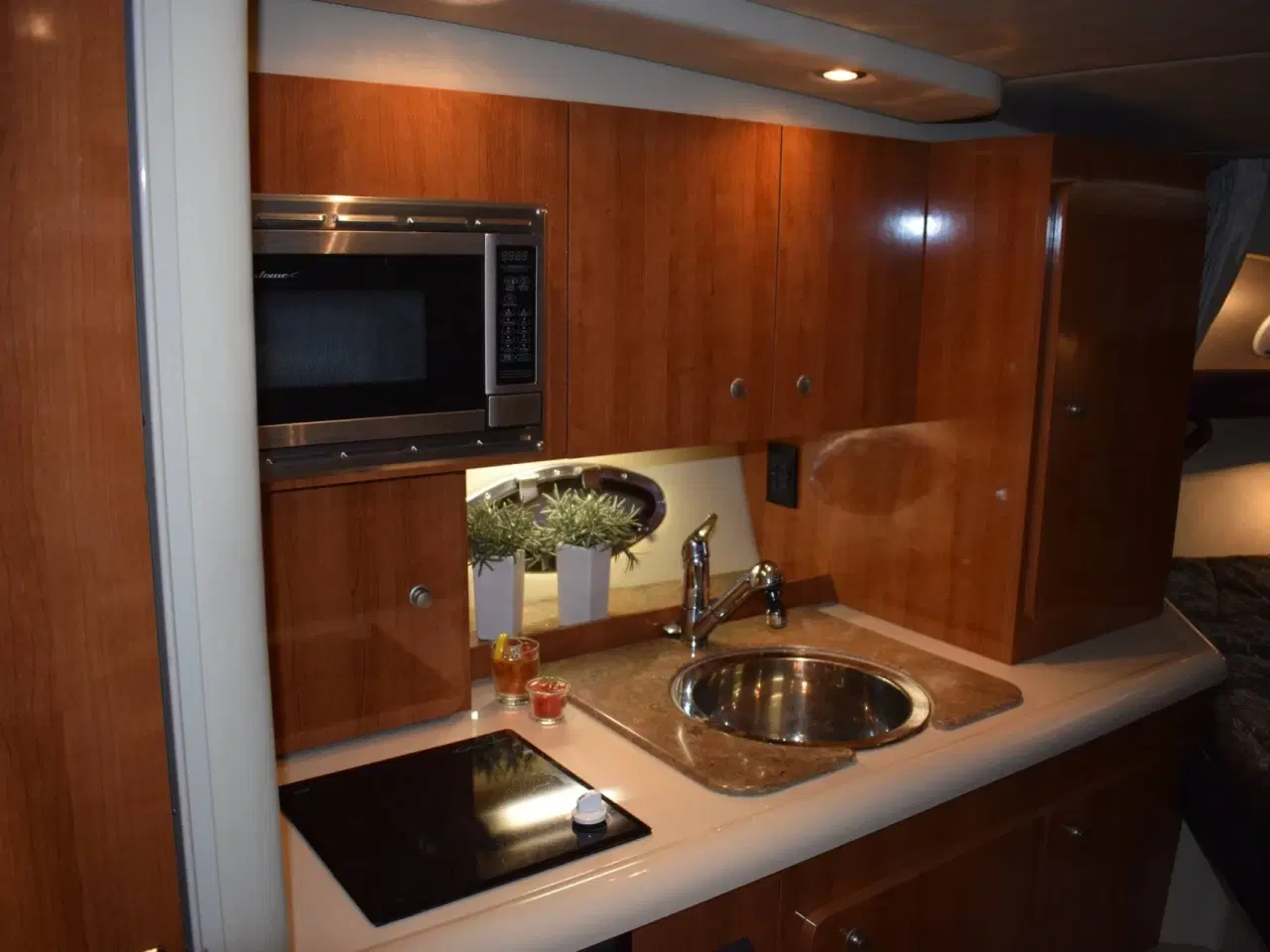 Billede 6 - Cruiser Yachts 300 Express - Twin Volvo Penta D3/Udstyr - DIESEL