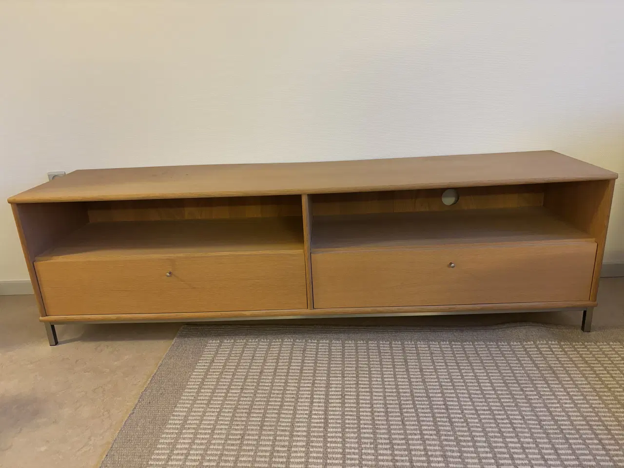 Billede 1 - TV-bord i egefinér