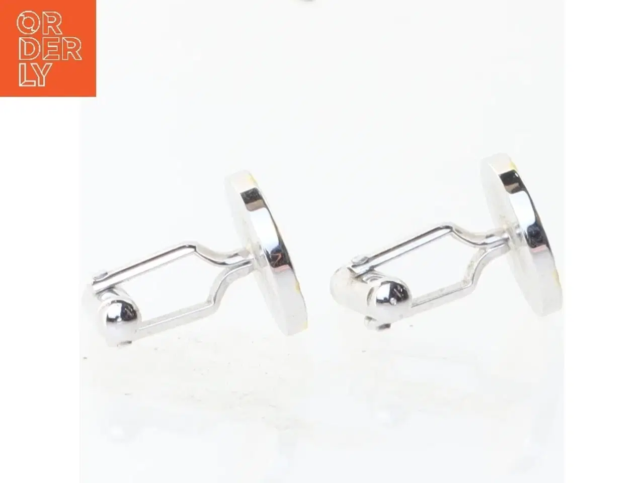 Billede 3 - Manchetknapper med uremotiv (str. 1,5x1,7 cm)