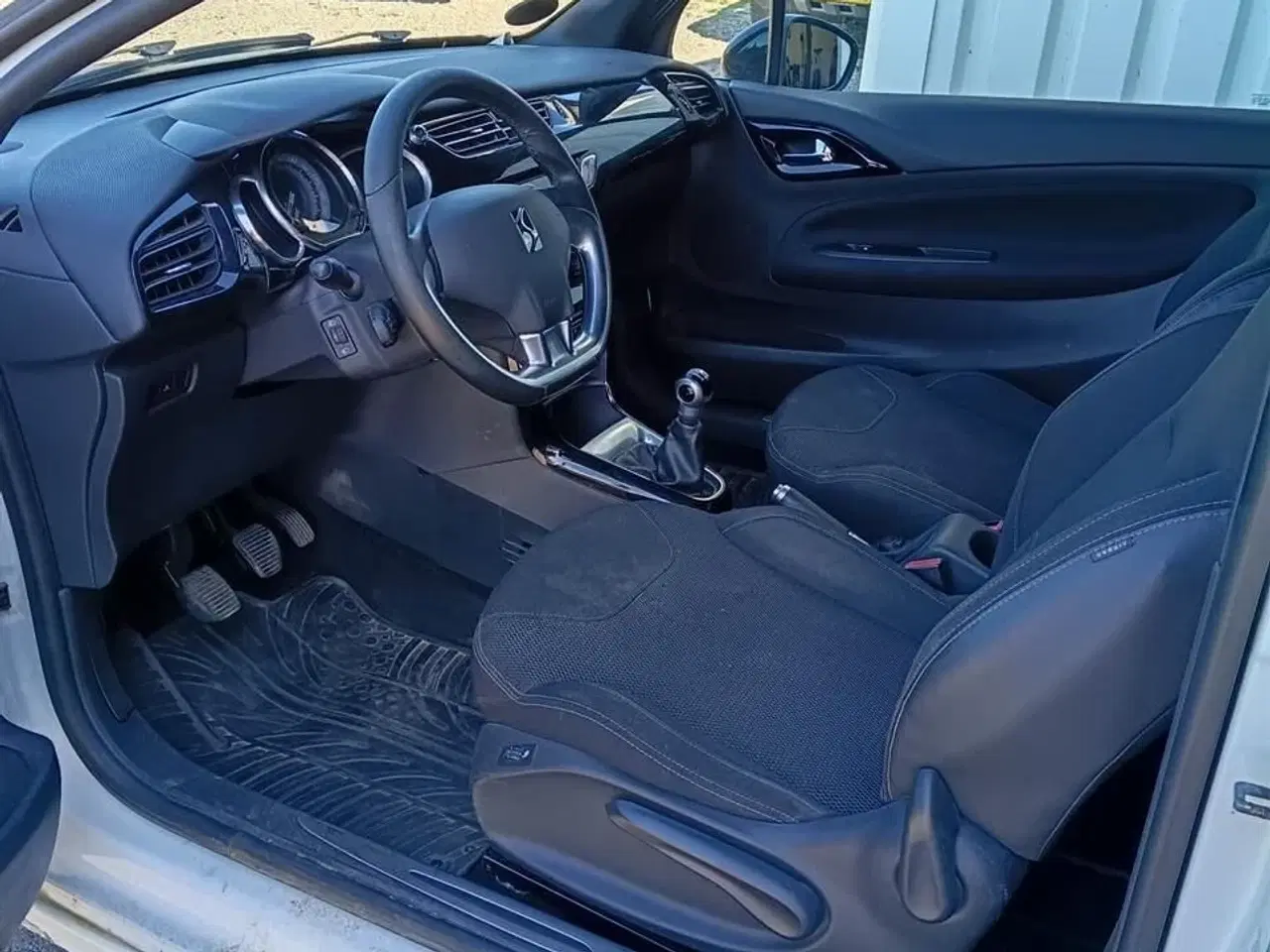 Billede 9 - Citroën DS3 1,6 HDi FAP Dstyle 92HK 3d