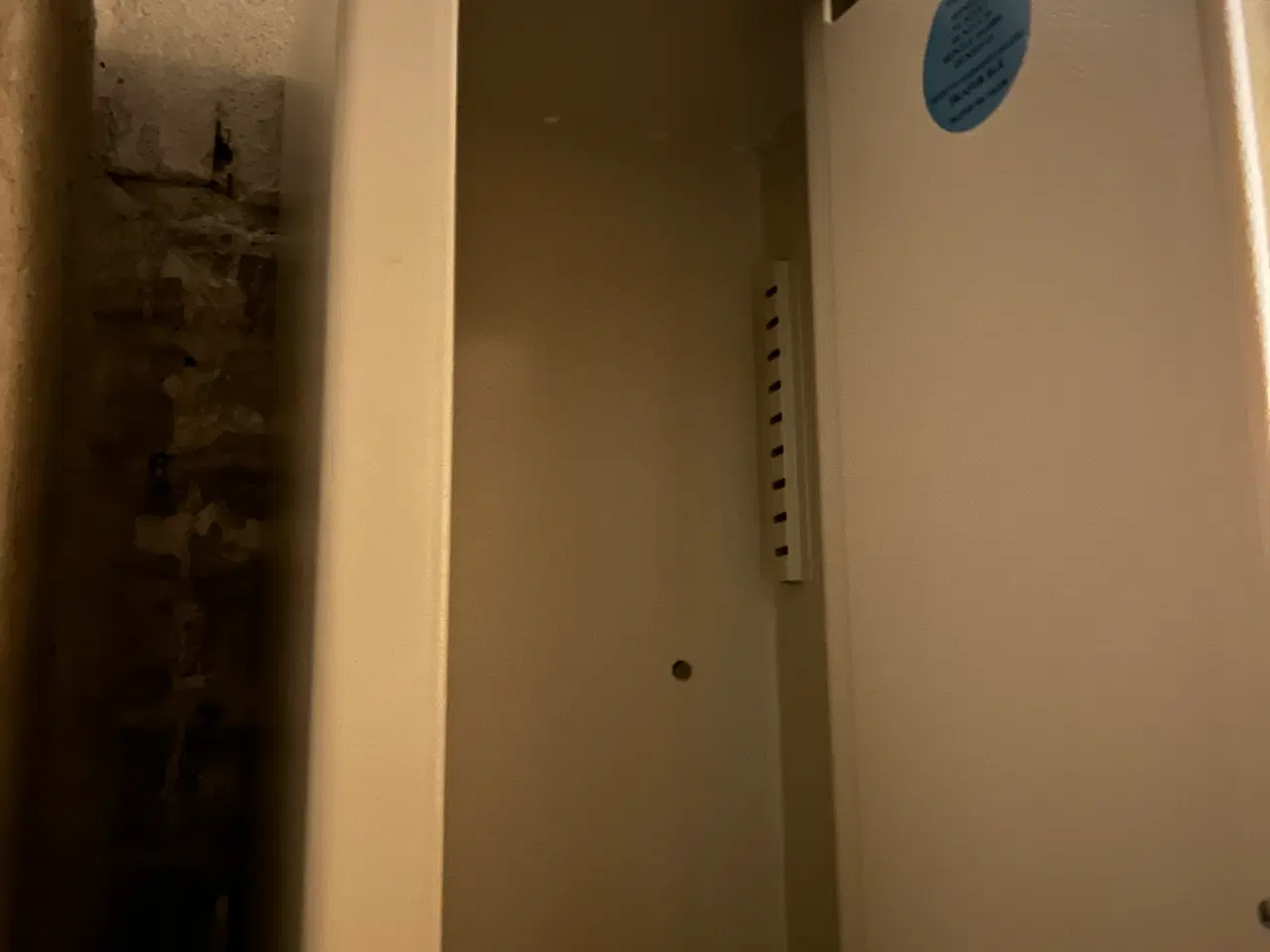 Billede 2 - Våbenskab