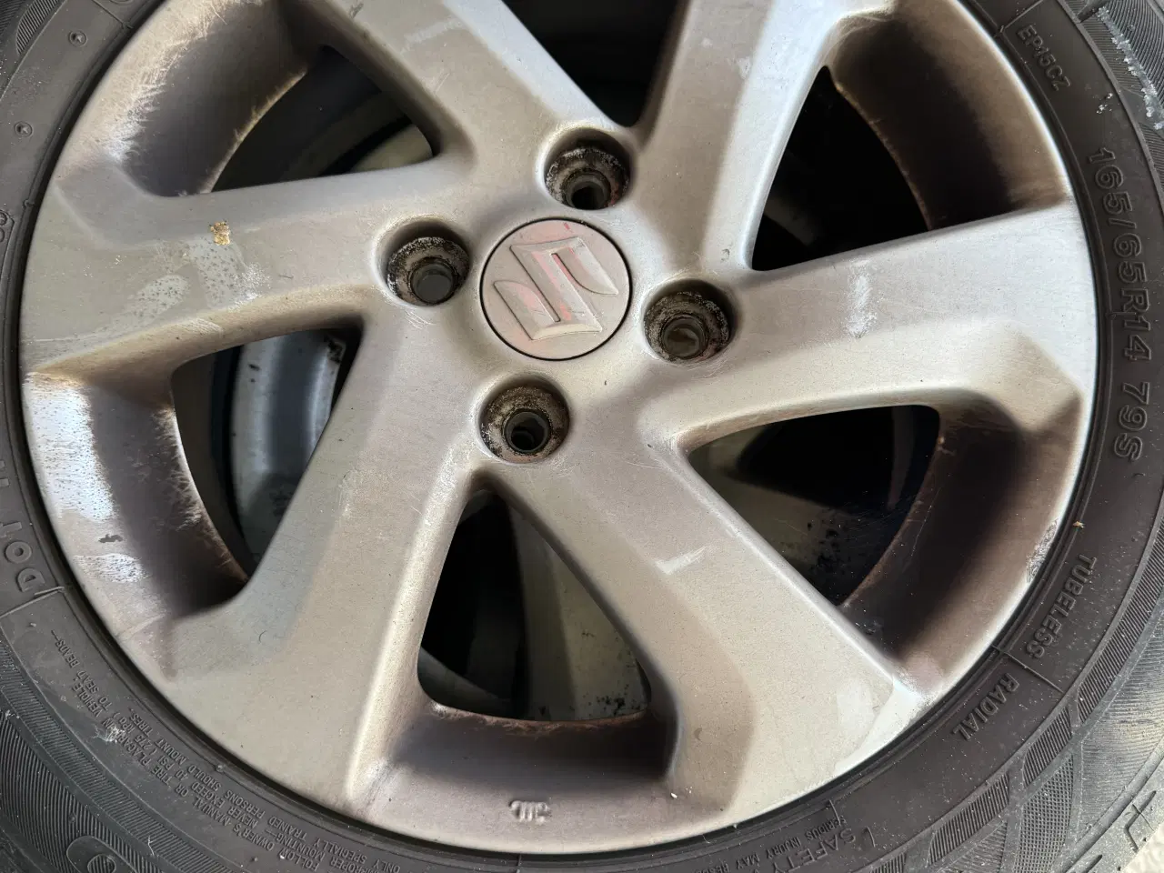 Billede 1 - Alufælge med sommerdæk