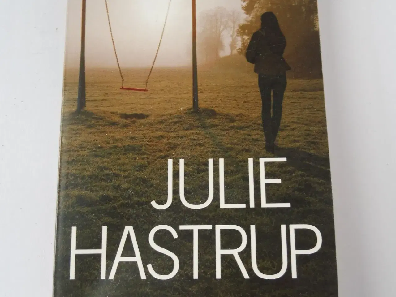 Billede 2 - Julie Hastrup bøger