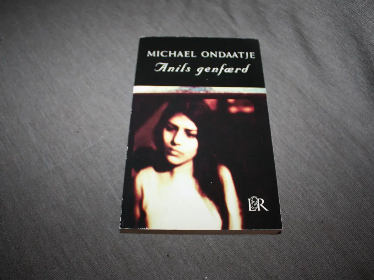 Billede 2 - På sikker afstand af Celia Walden