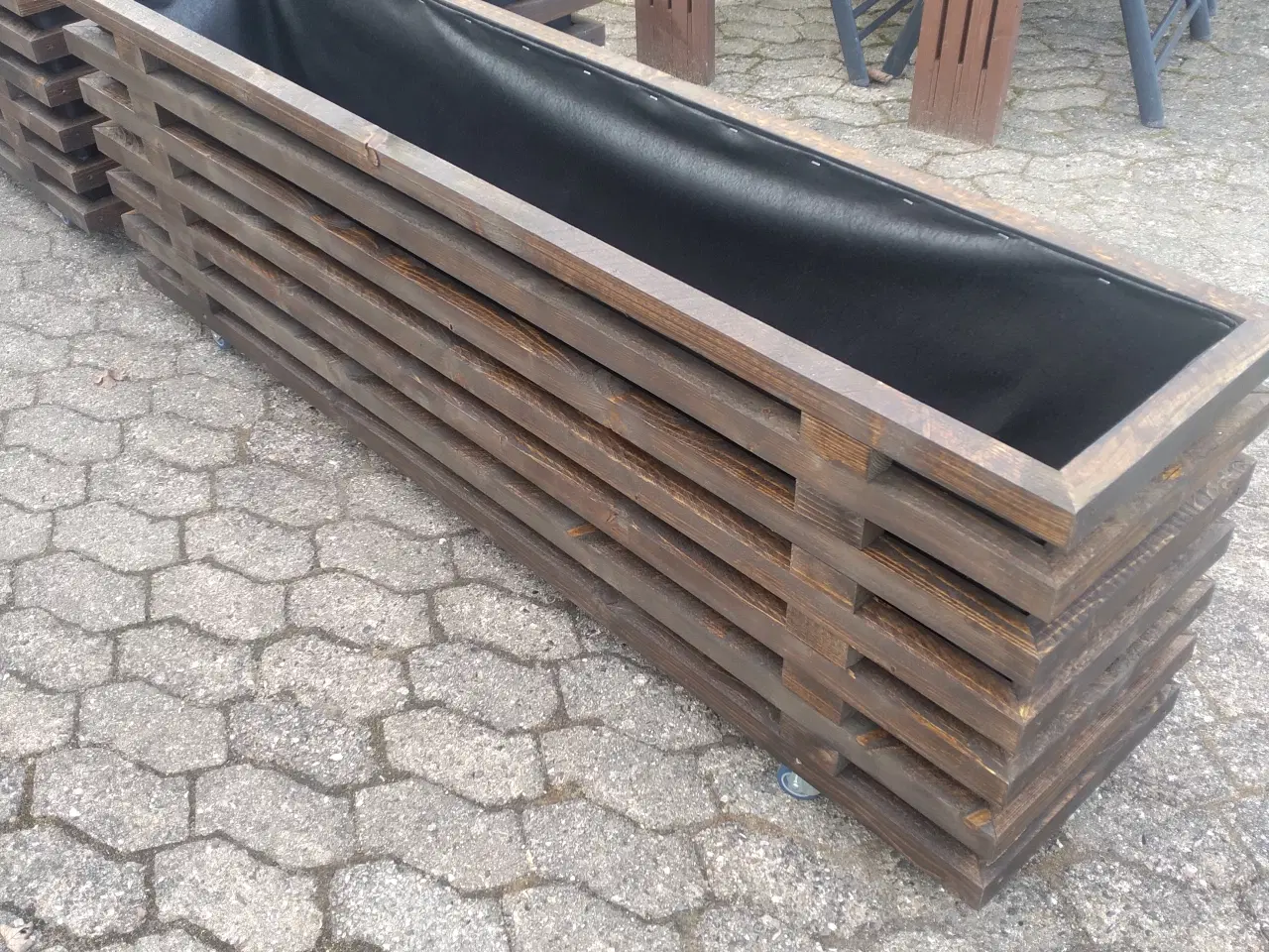 Billede 7 - Højbede på mål.