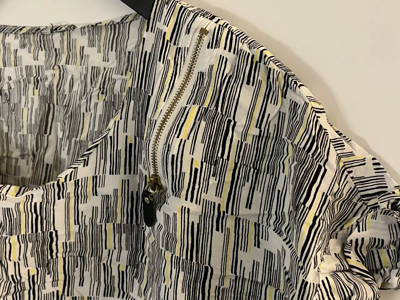 Billede 2 - Kort bluse