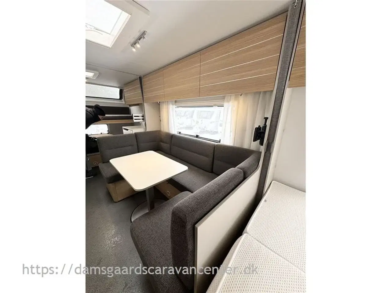 Billede 8 - 2022 - Adria Adora 613 PK Teen   Dobbeltseng-Køjer-Gulvtemp.-Aircon-Telt