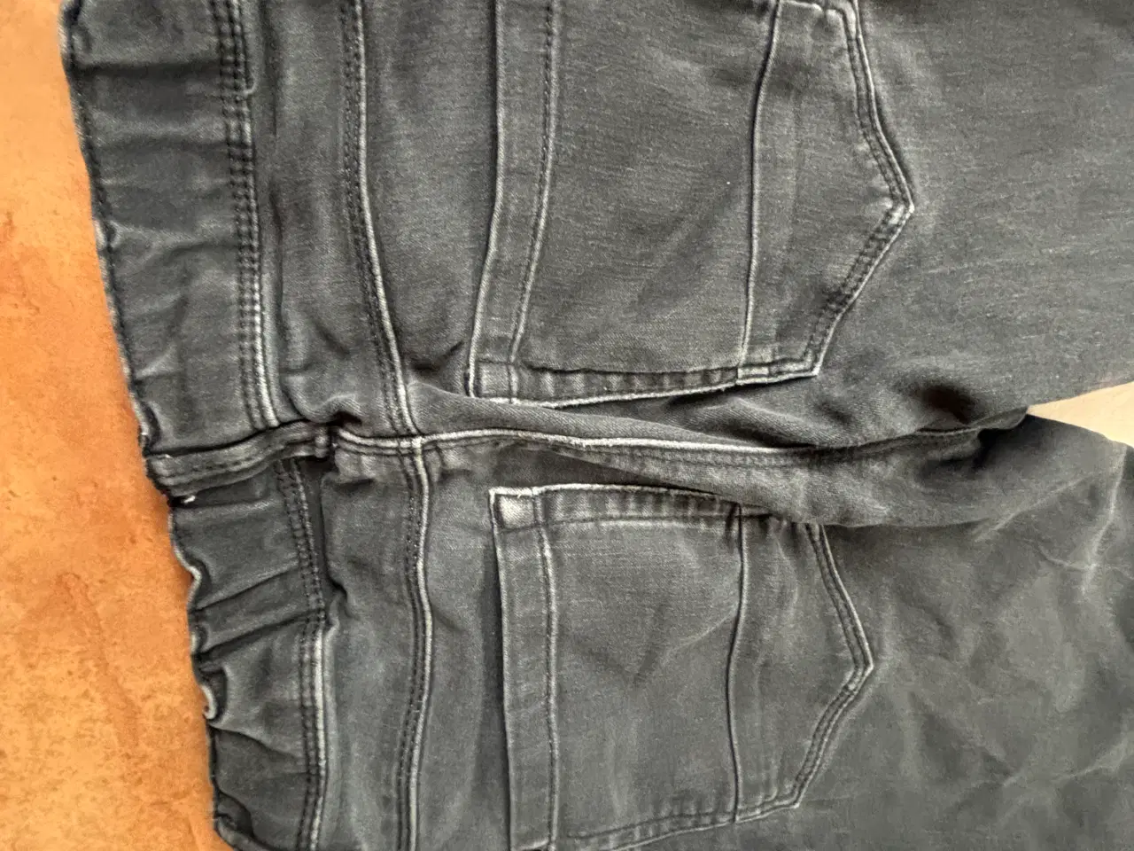 Billede 9 - Sort/grå Name it bukser str. 140