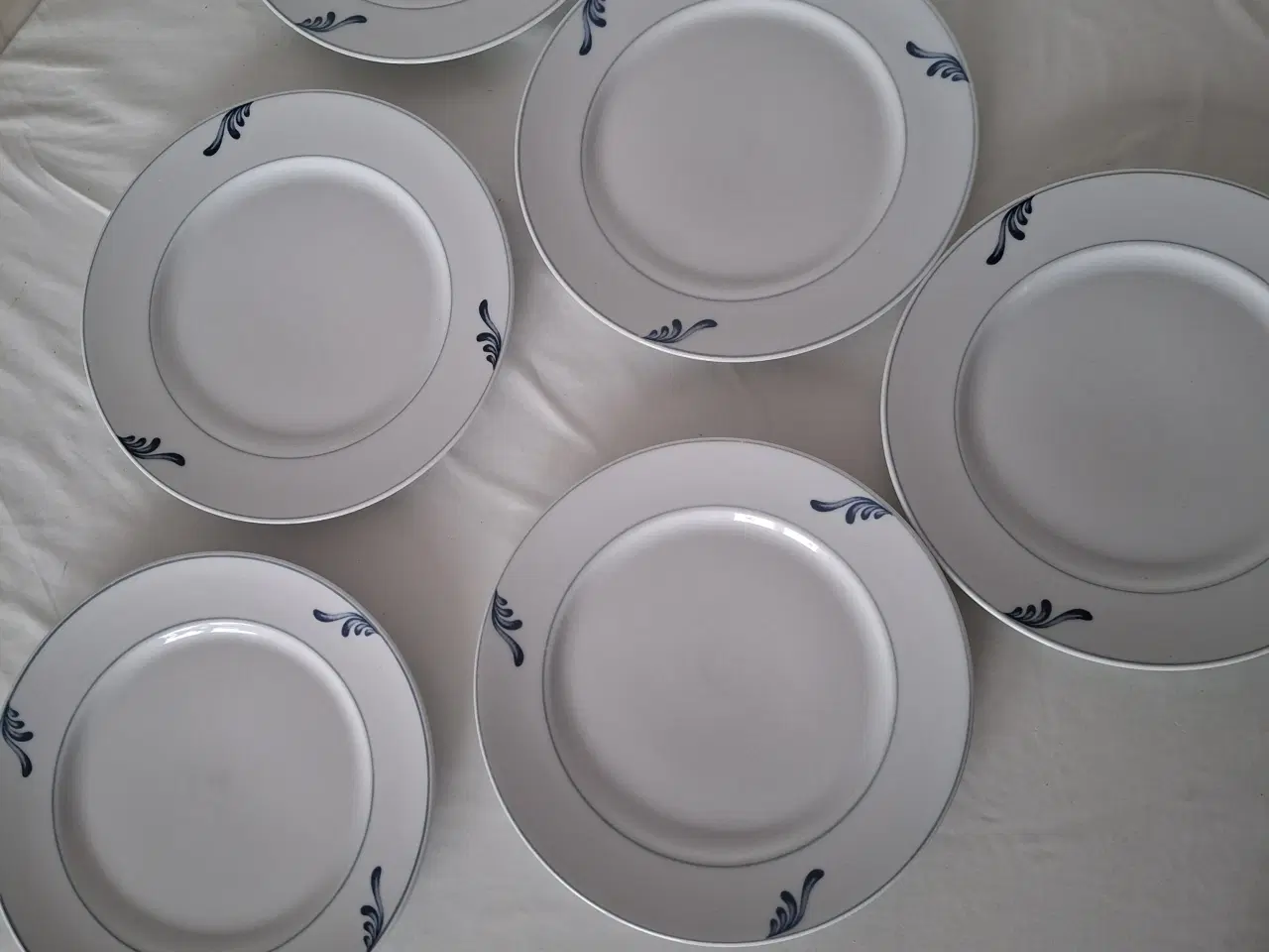 Billede 1 - Tallerkener