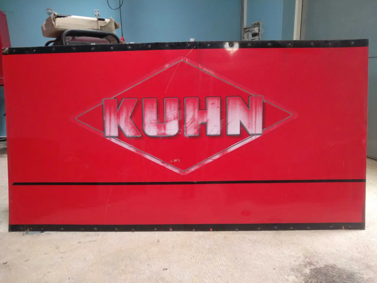 Billede 1 - Kæmpe Kuhn skilt
