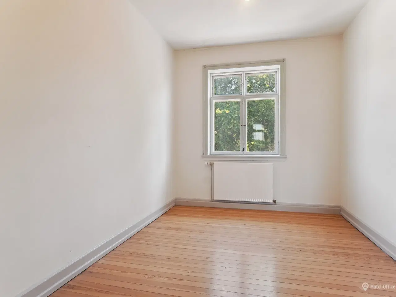 Billede 11 - Kontor tæt på offentlig transport