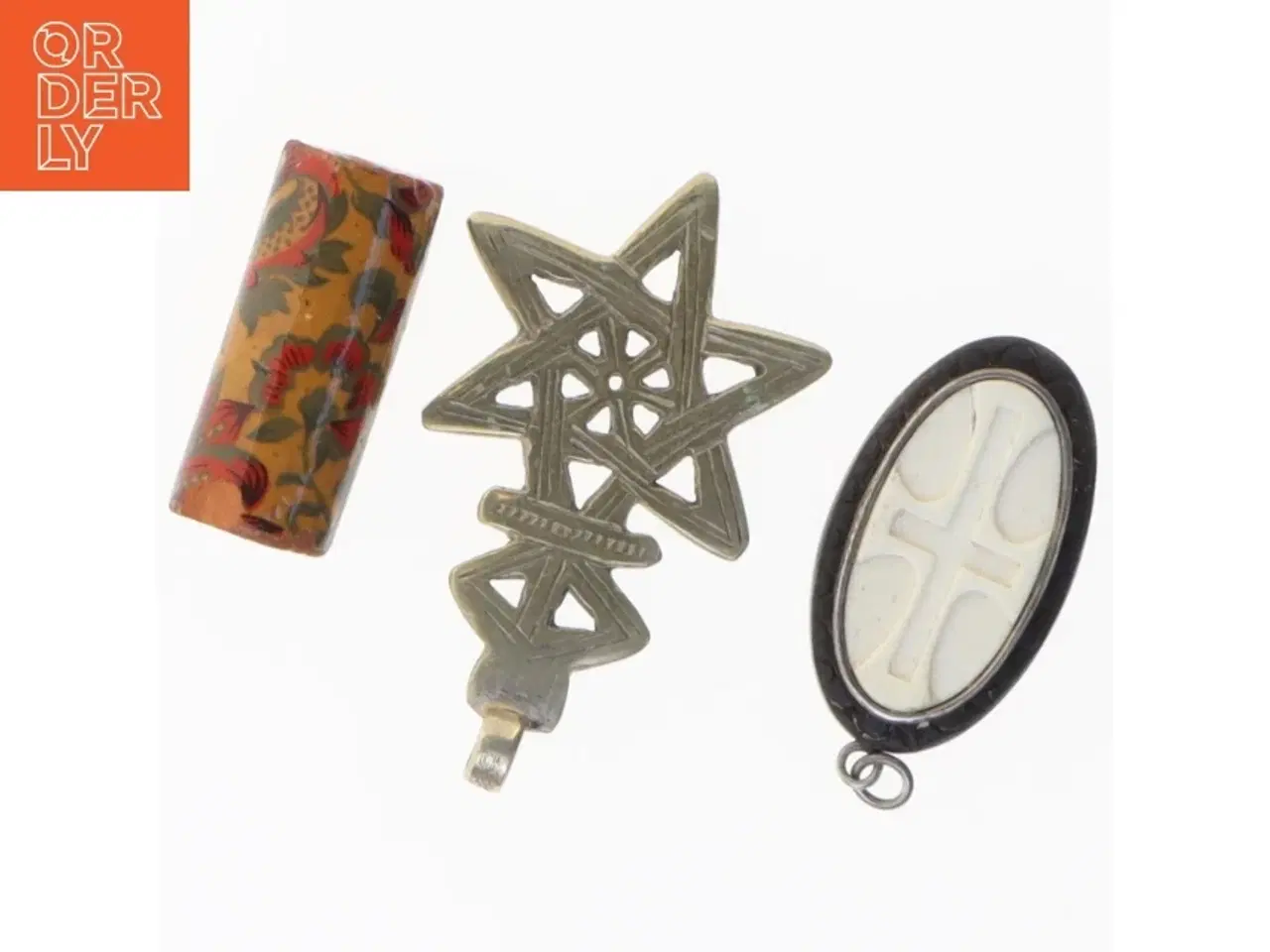 Billede 1 - Smykkesæt med tre vedhæng (str. Ikke angivet)