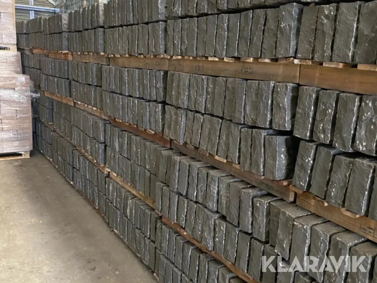 Billede 1 - Kantsten 5 paller - sort basalt