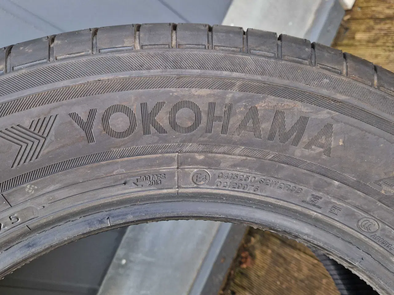 Billede 1 - Sommerdæk, 235/60 R18 103H