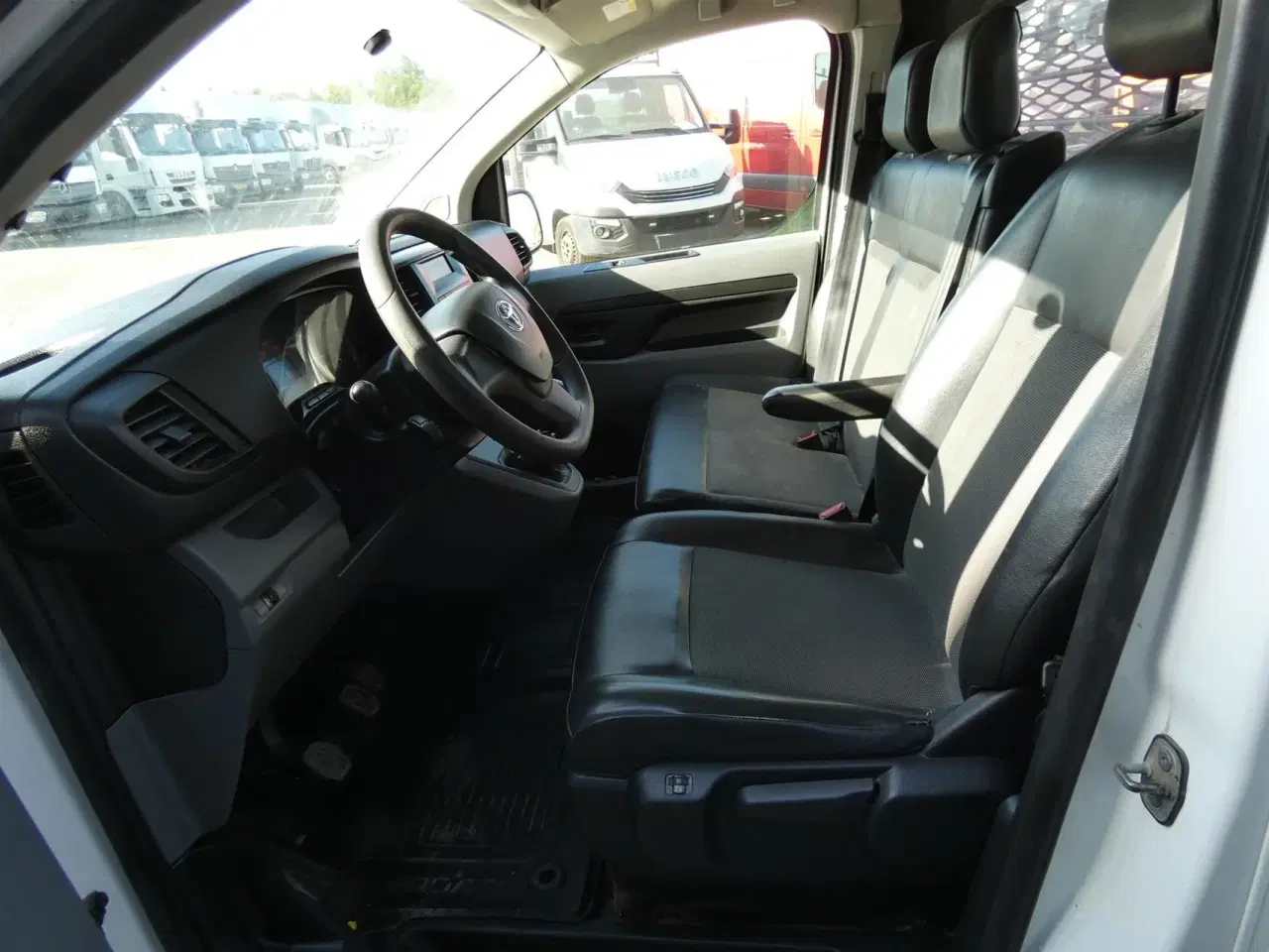 Billede 9 - Toyota Proace Medium 2,0 D Base++ 120HK Ladv./Chas. 6g