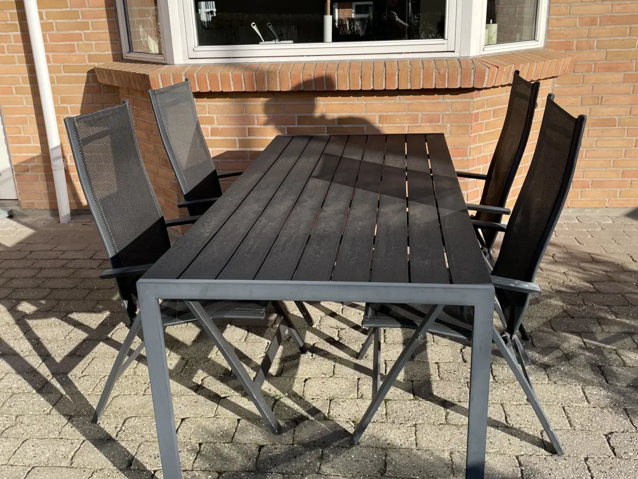 Billede 5 - Vedligeholdesfri havebord m stole