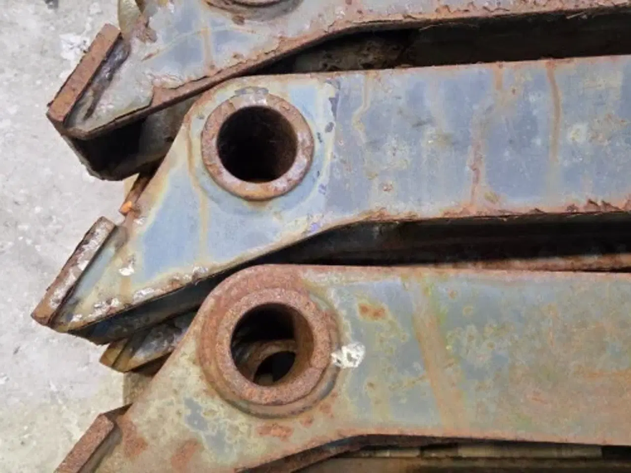 Billede 3 - New Holland B100B Support 87310368  14 Stk