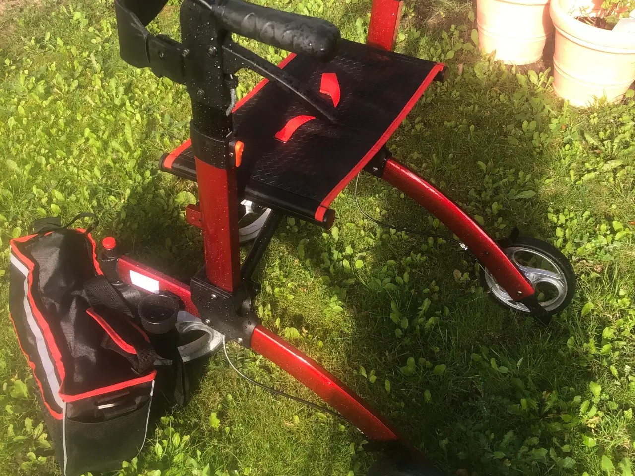 Billede 1 - Ny Rollator kun brugt 2 gange!!