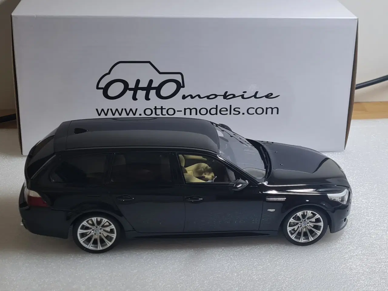 Billede 2 - 1:18 BMW M5 E61 Touring ottomobile 