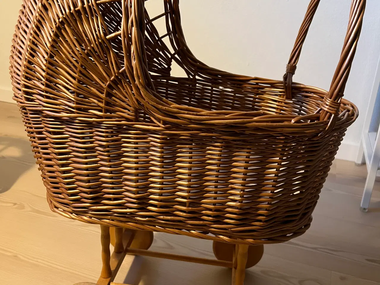 Billede 1 - Dukkevogn i pileflet