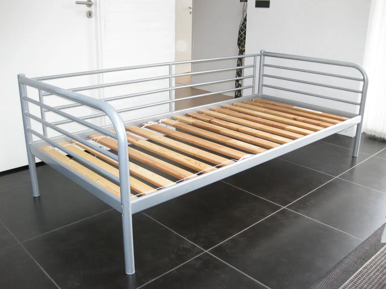 Billede 2 - God Ikea Metal / Stål seng