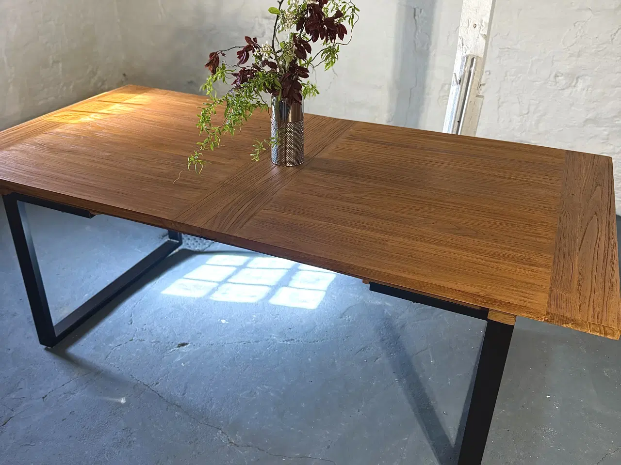 Billede 12 - Eksklusivt nyrenoveret massivt teakbord – Indoor &