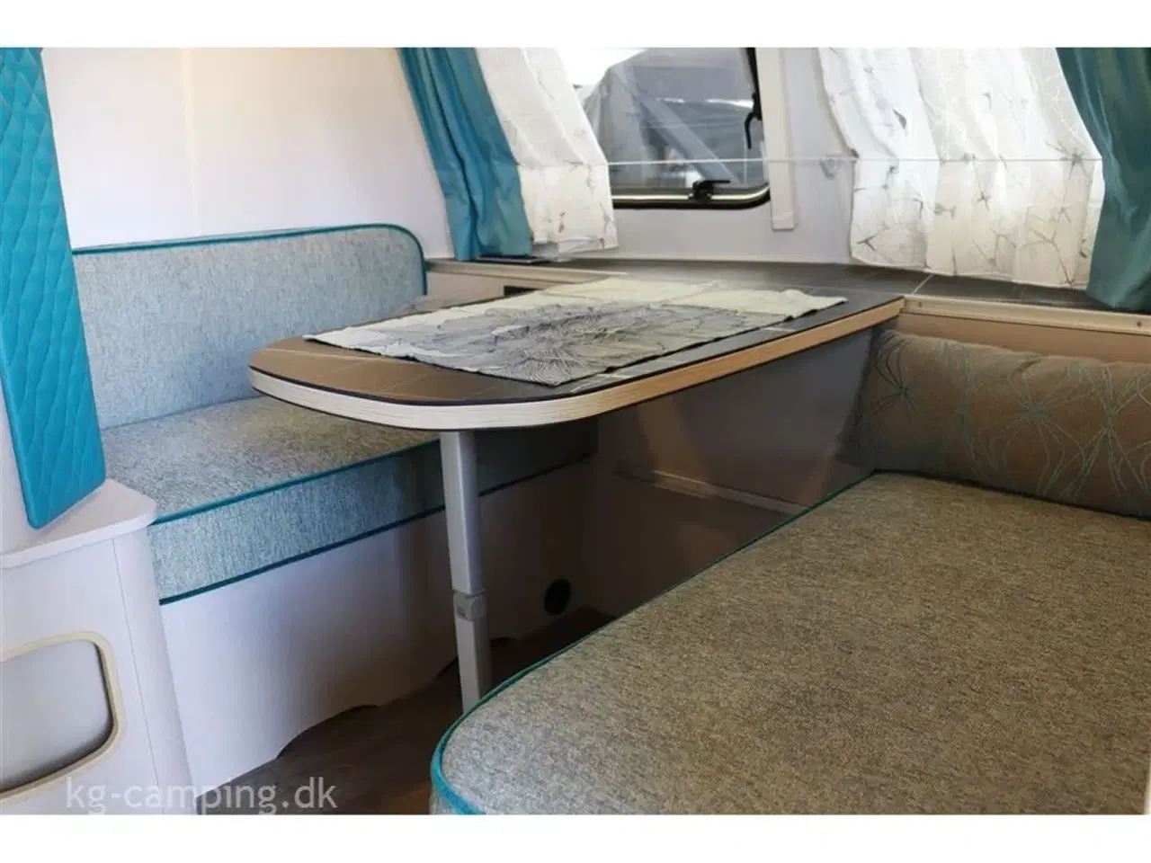 Billede 2 - 2024 - Eriba Touring 530 Urban Harbour Blue Edition TILBUD nedsat med kr. 18.000,- | Populær rejsevogn - Harbour Edition med alt, hvad du kan tænke dig af udstyr.