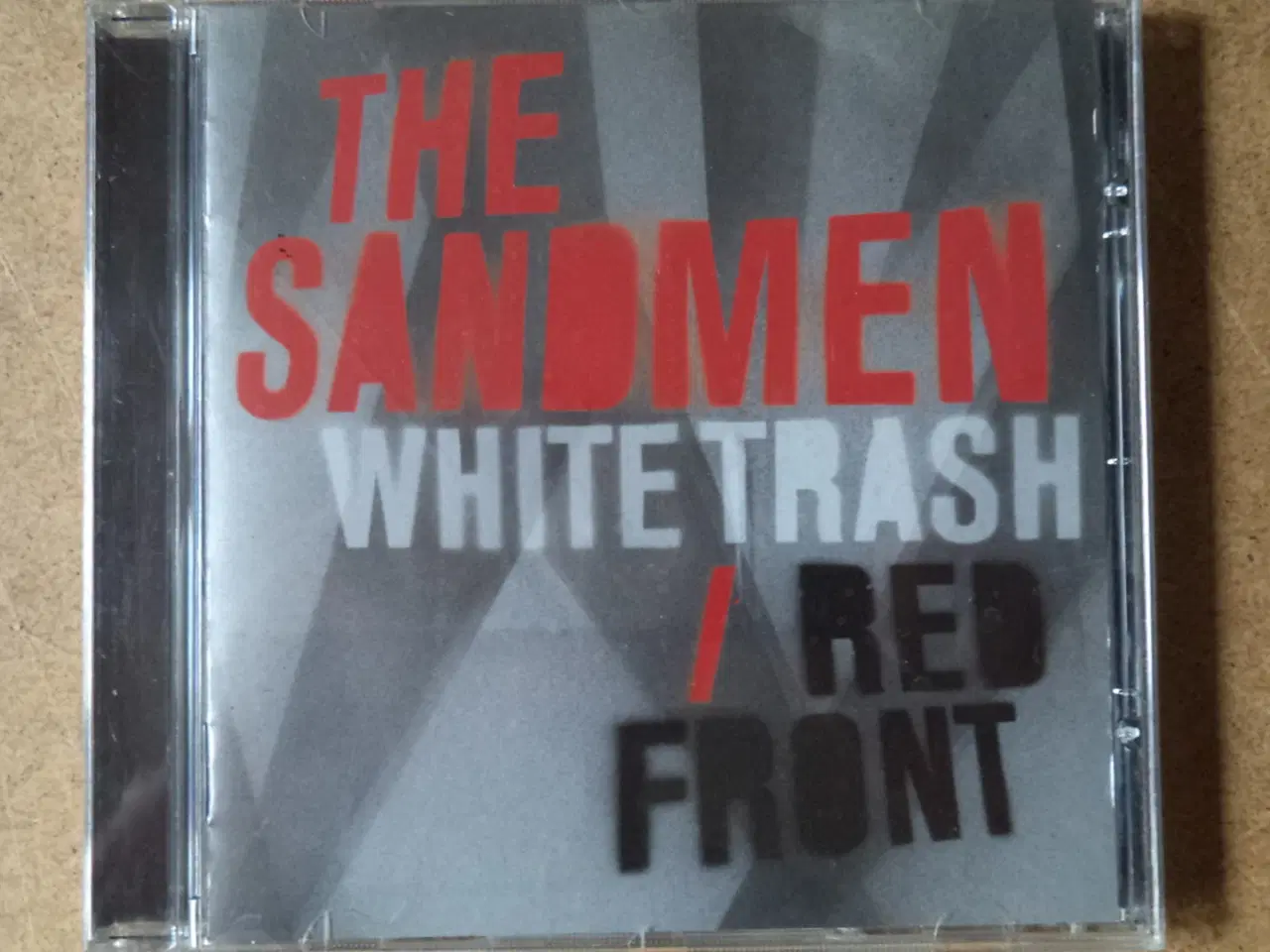 Billede 1 - Sandmen ** White Trash Red Front                  