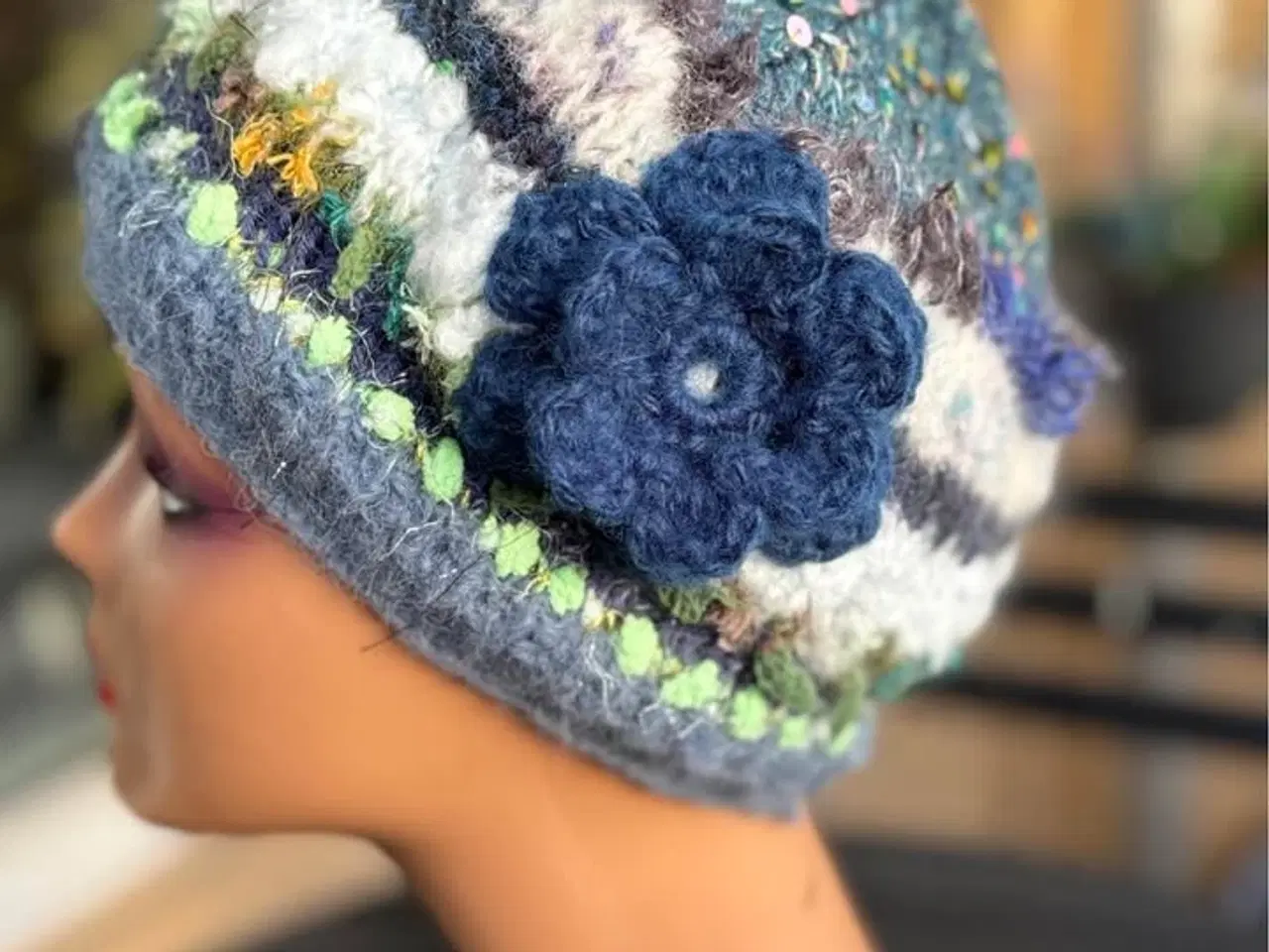 Billede 19 - Unikke huer, skabt af restegarn og fantasi