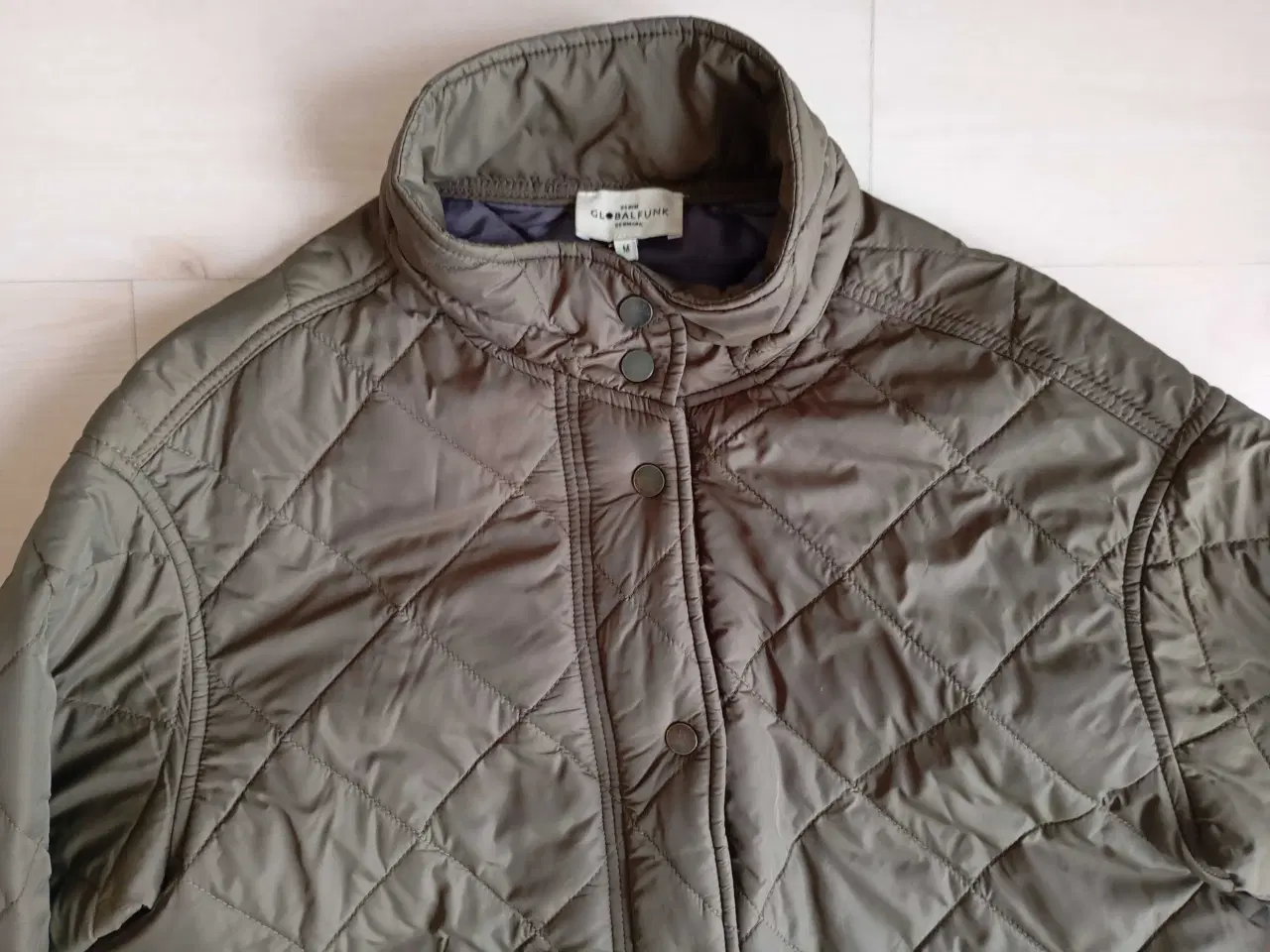 Billede 2 - Frakke. Str. Medium. Grøn