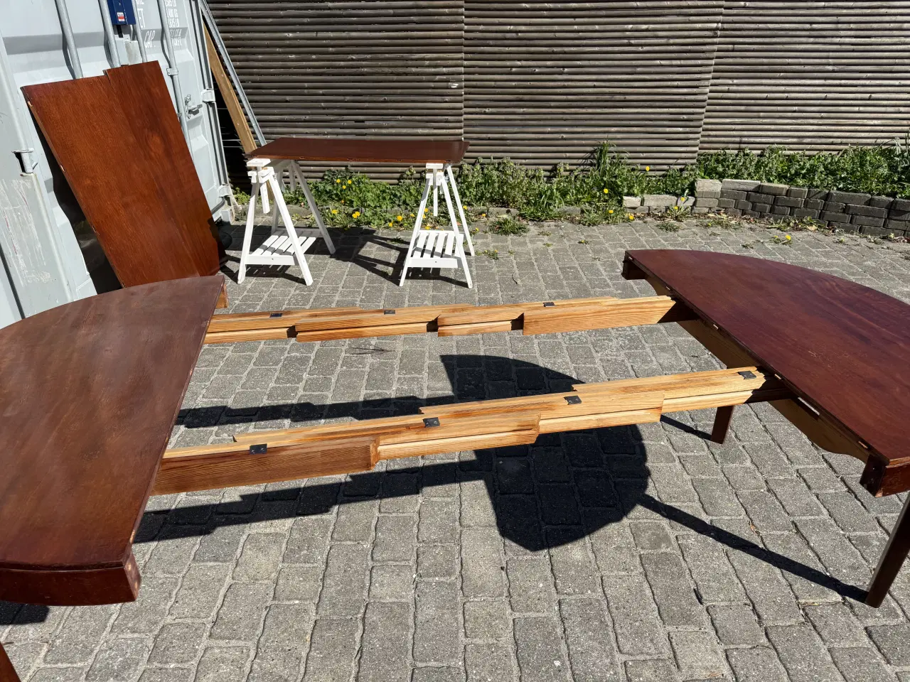 Billede 7 - Rundt spisebord m/3 tillægsplader 