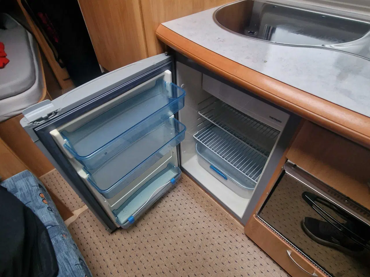 Billede 17 - Køjevogn med fransk seng og sidde gruppe