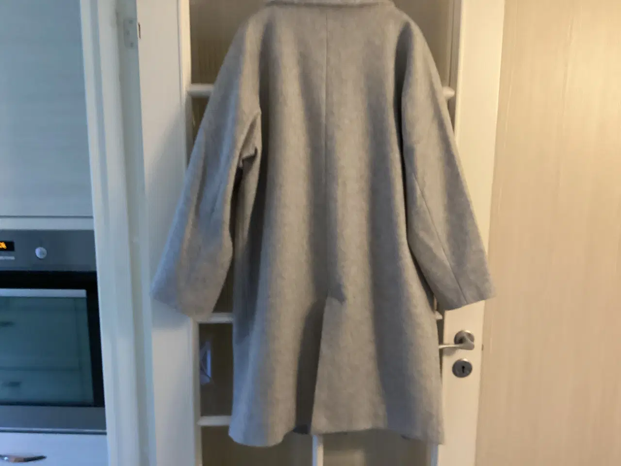 Billede 2 - Ny uldfrakke str L (stor i str) 175 kr 