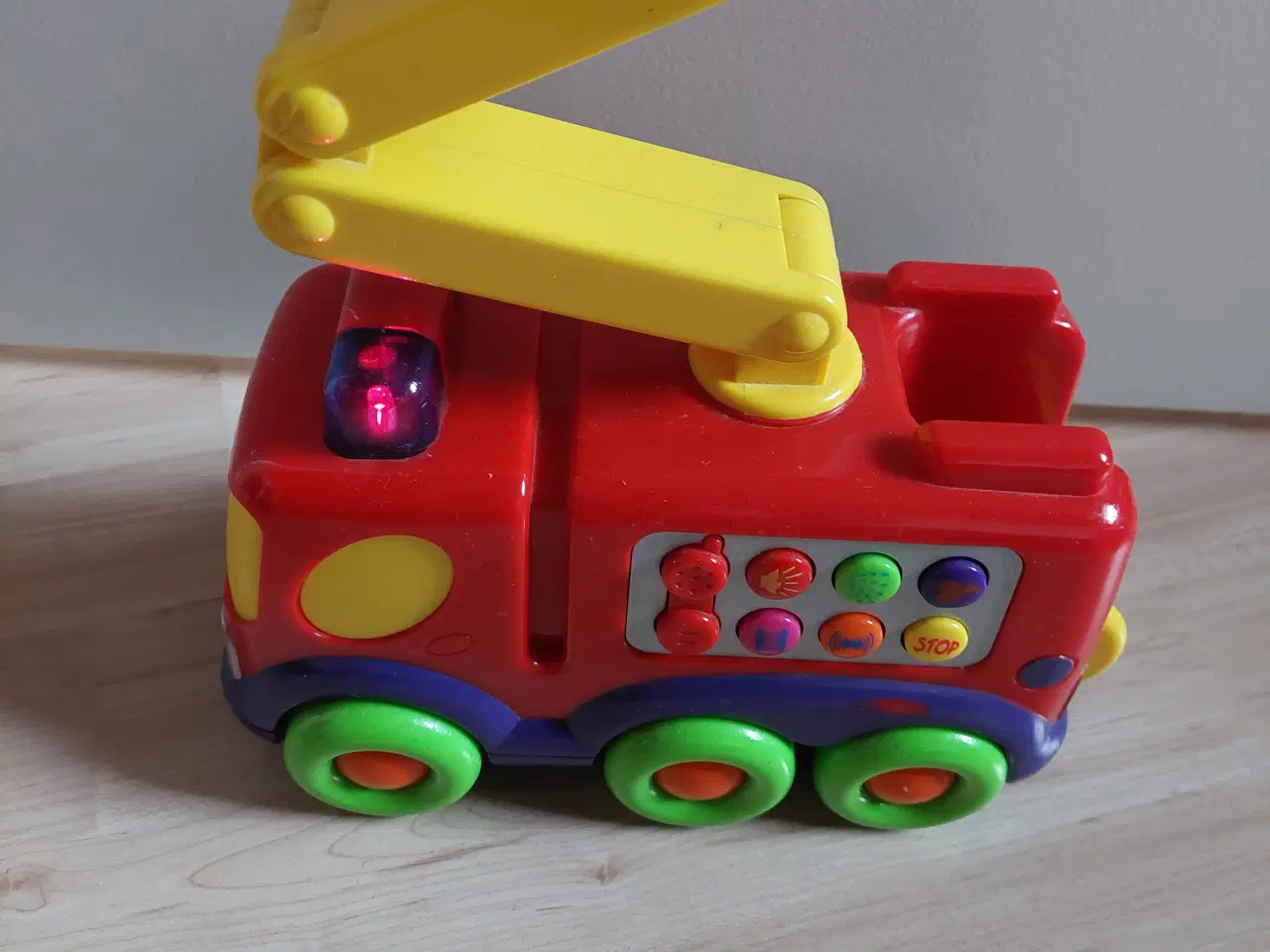 Billede 1 - Fin Rød Brandbil fra Toy/m Lyd og lys 