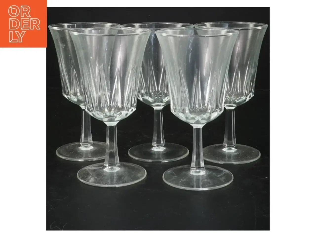 Billede 1 - Sæt af vinglas fra Luminarc (str. 15 cm)