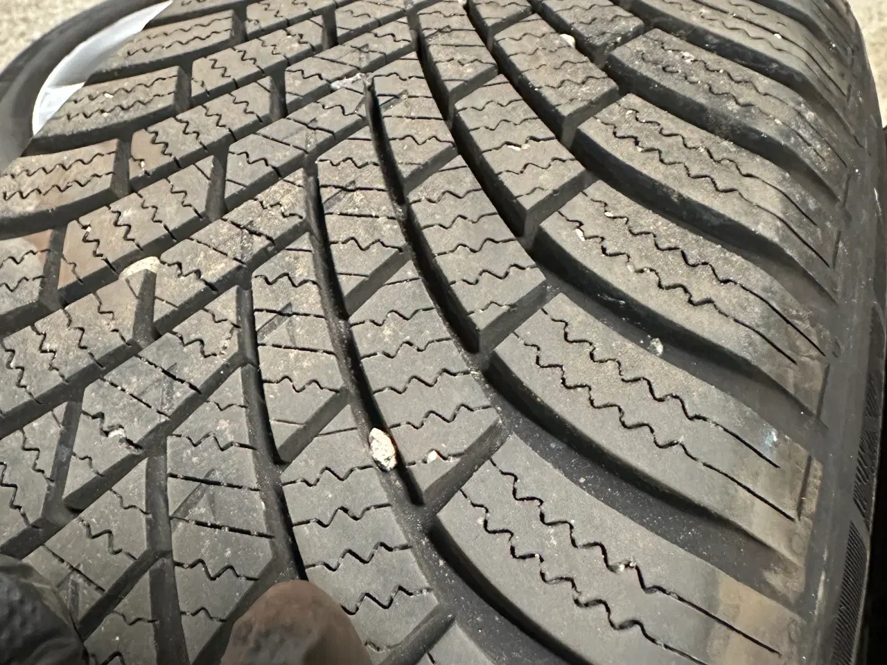 Billede 2 - Alufælge med Vinterdæk 195/60/R16