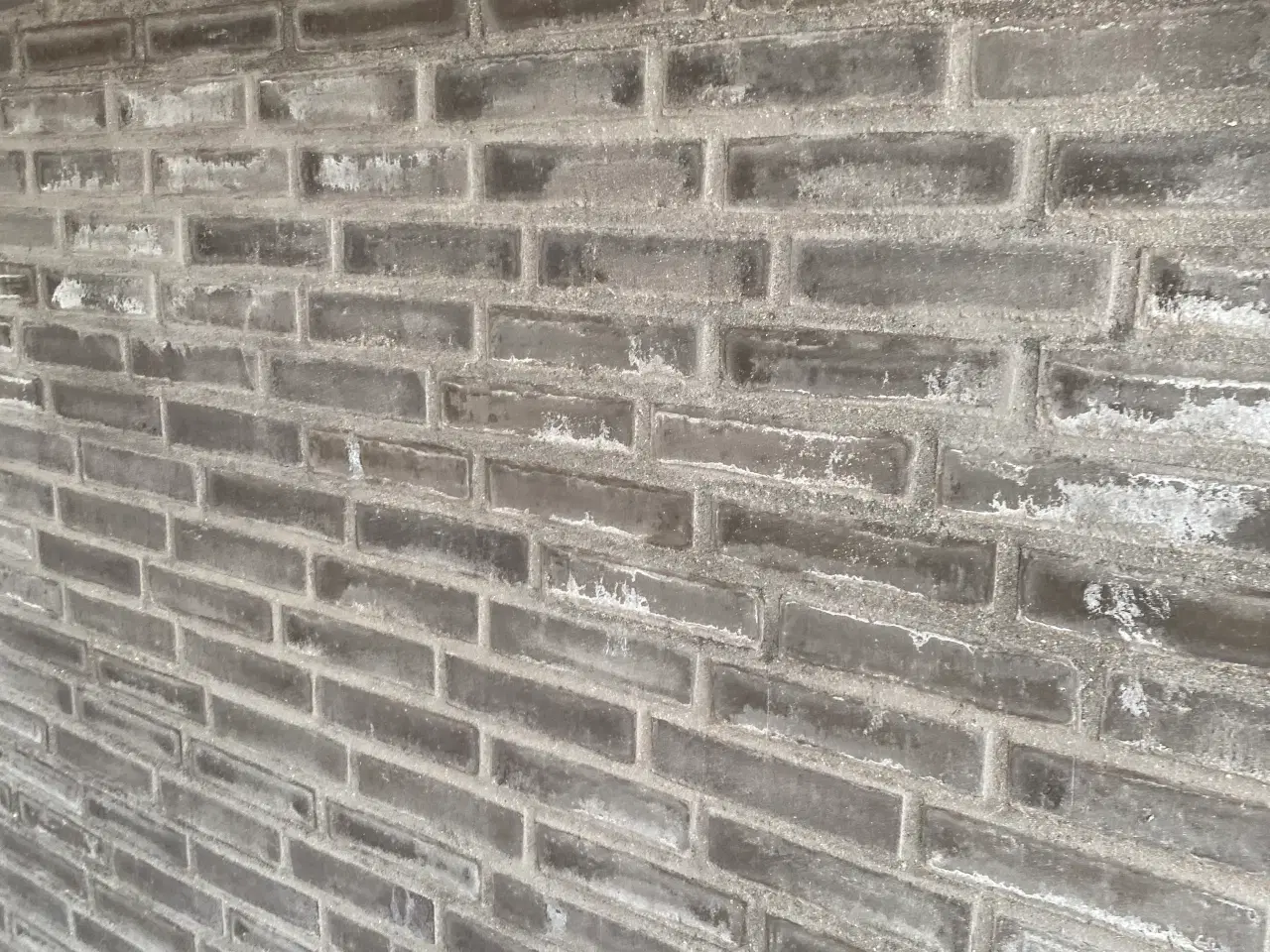 Billede 2 - 2 nye paller mørke mursten sælges