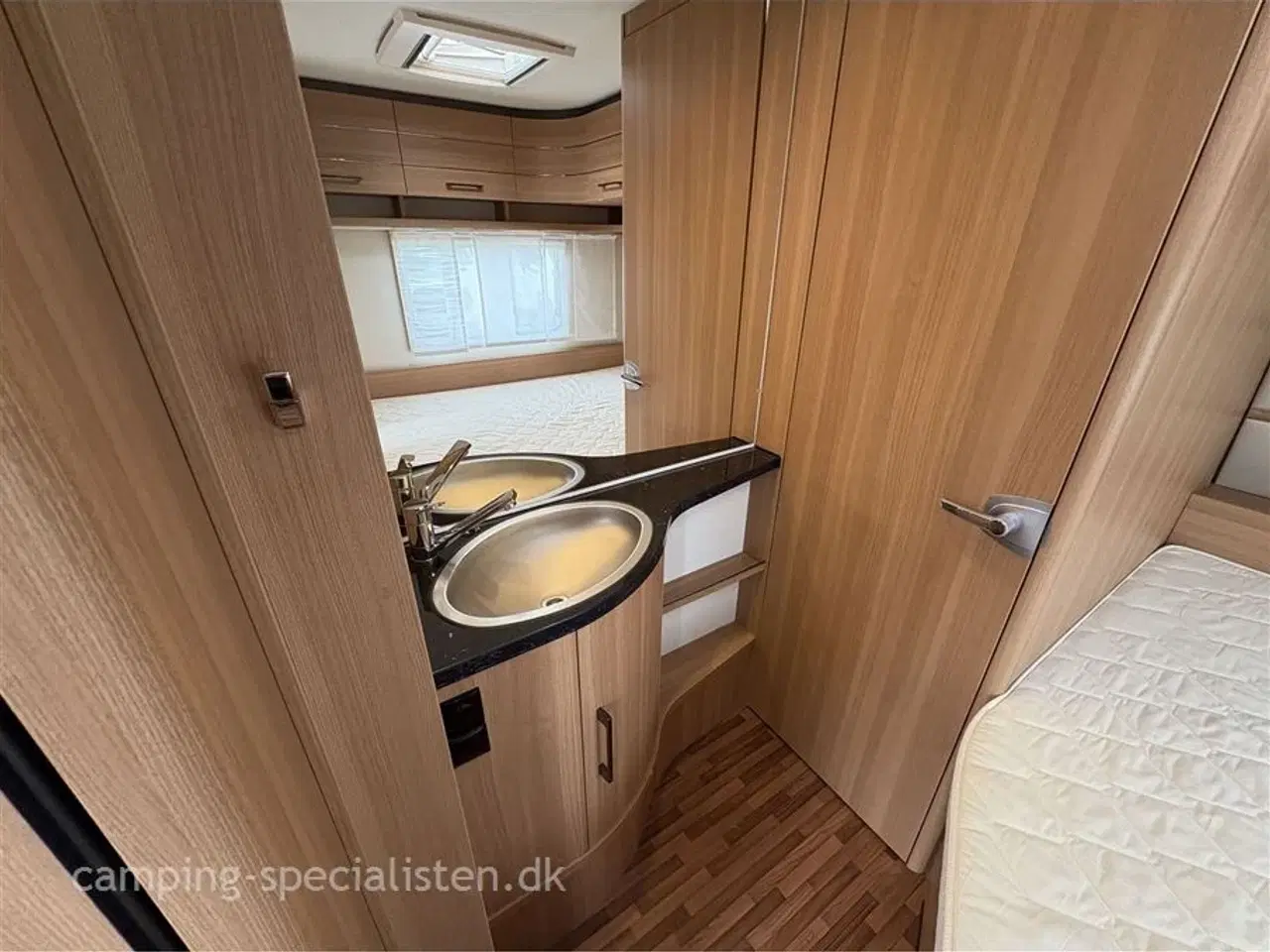 Billede 11 - 2017 - LMC Style 460 D   LMC Style 460 D 2017 - Se den hos Camping-Specialisten.dk