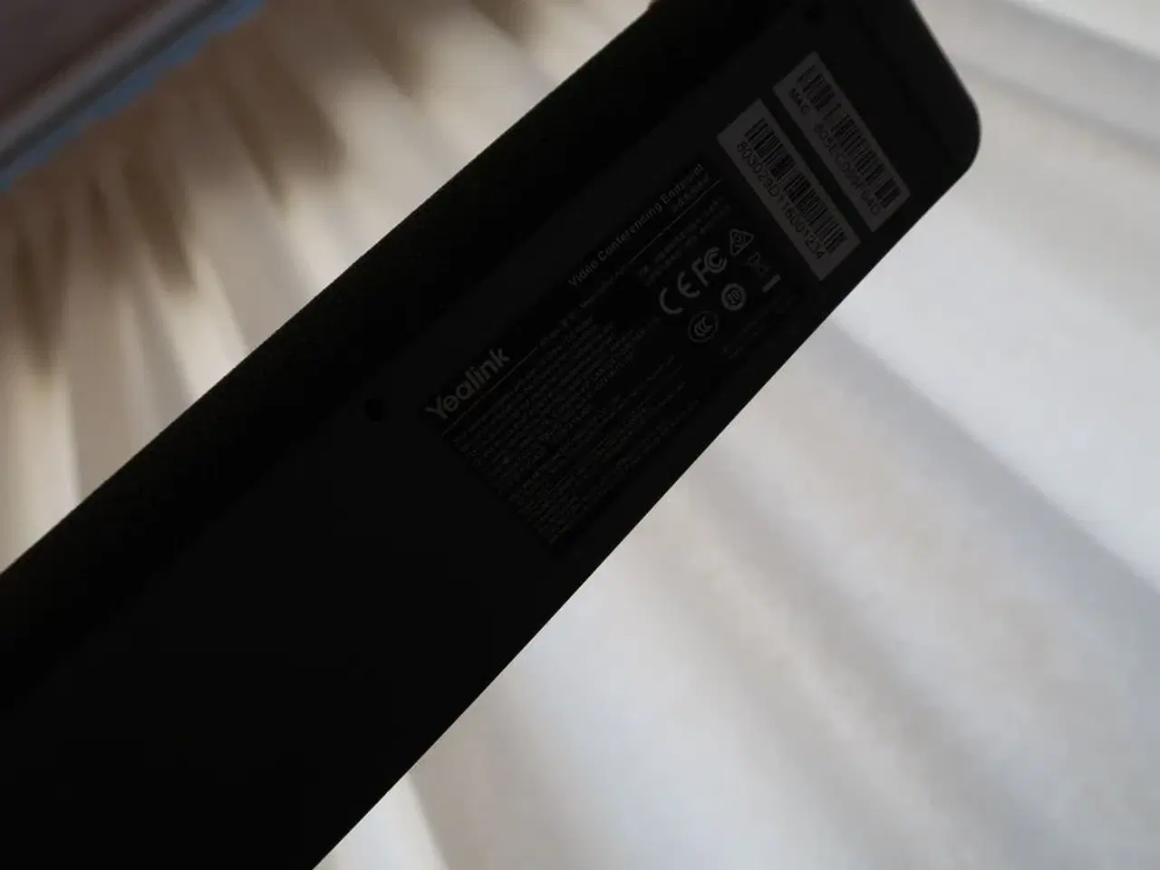 Billede 5 - Fjernsyn SAMSUNG UE50TU6905K på stander med soundbar