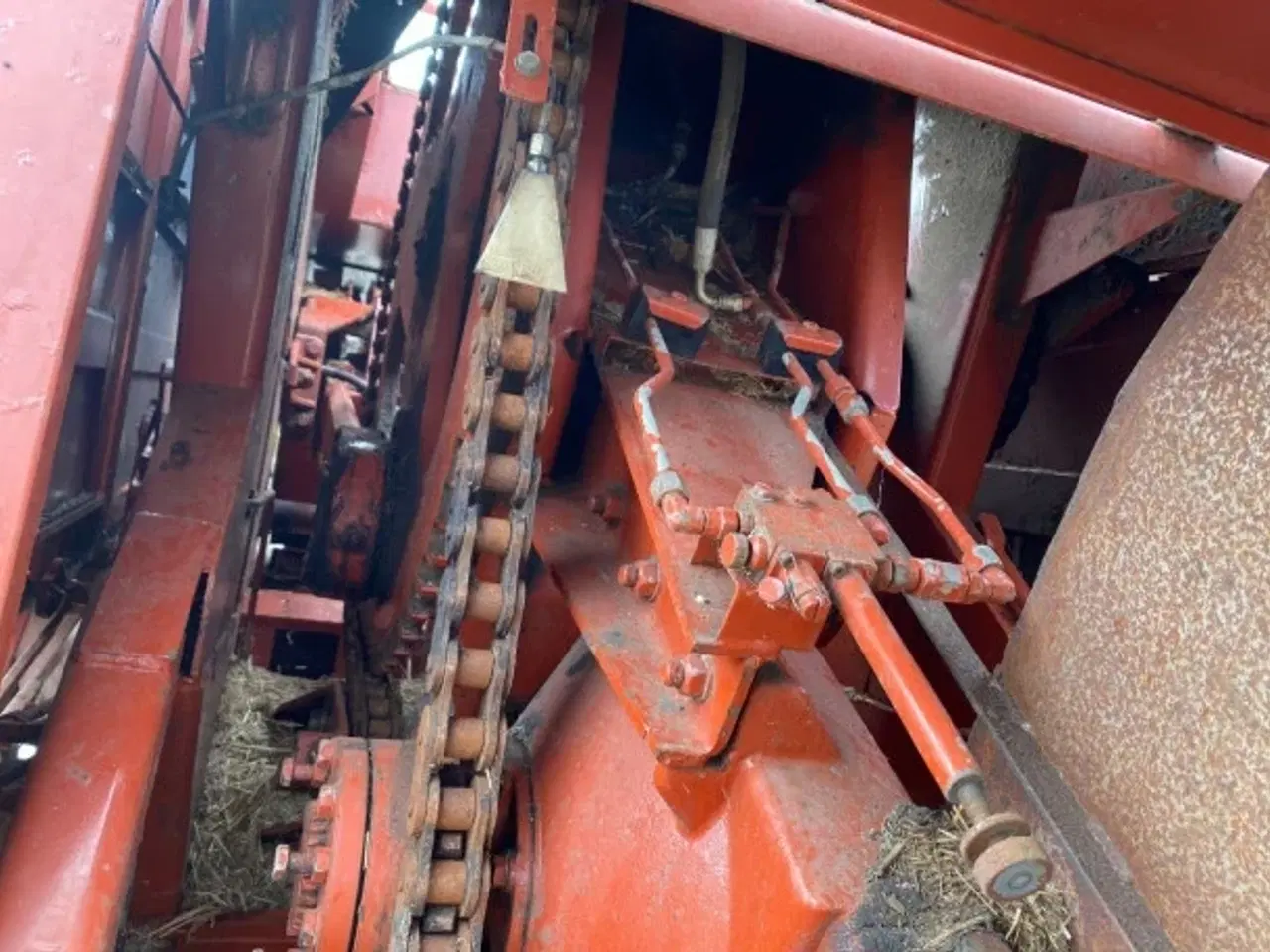 Billede 10 - Hesston 4700 Sælges i dele/For parts