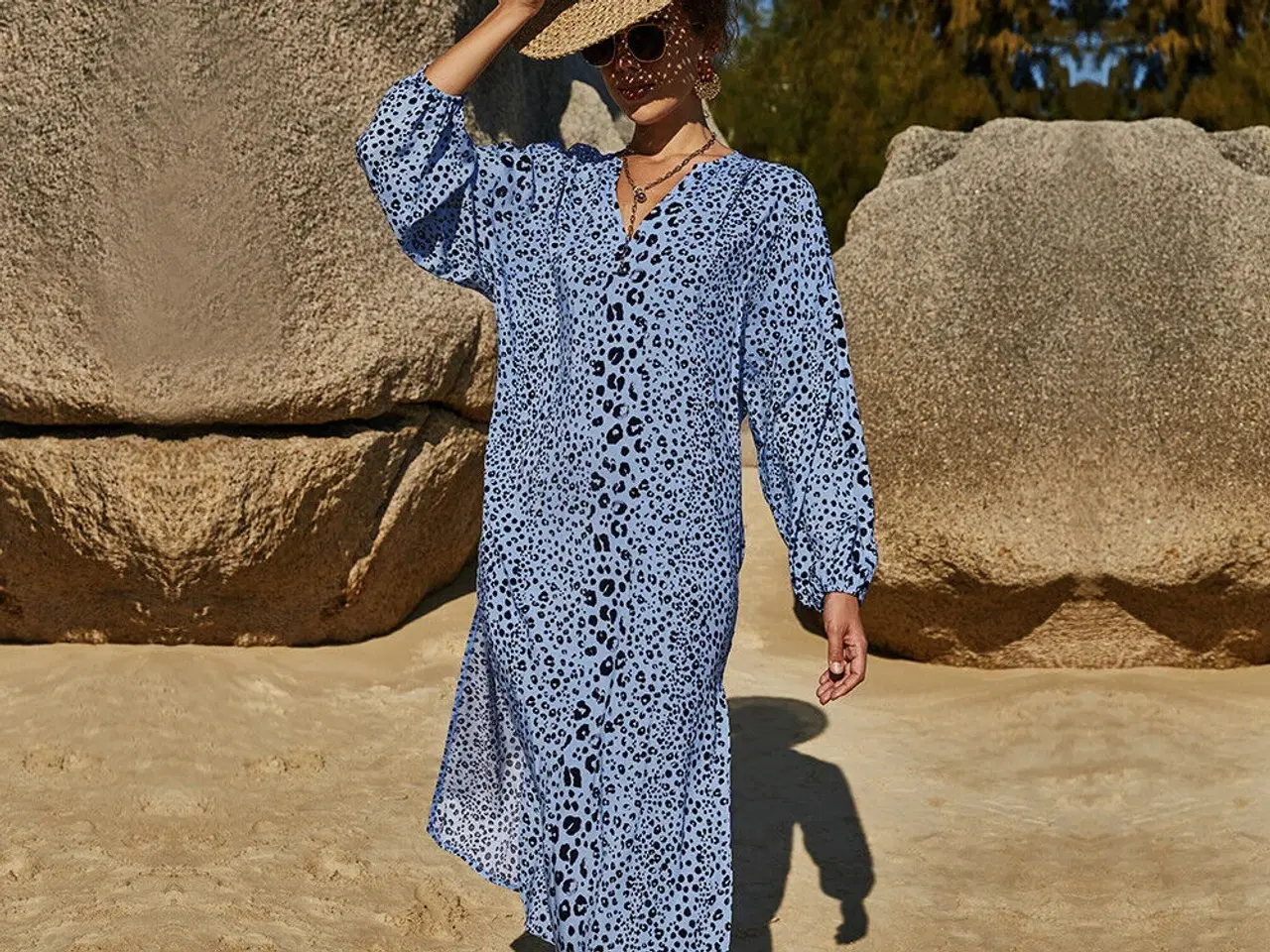 Billede 1 - kjole.ærmer/let og luftig Print: Blå leopard.M/L