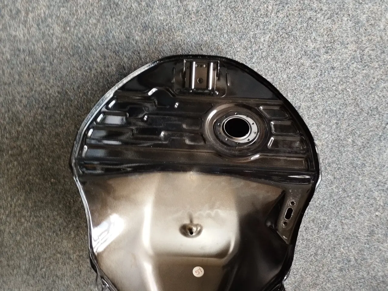 Billede 3 - Sort Tank til Suzuki GSX 250 R, i pæn stand.