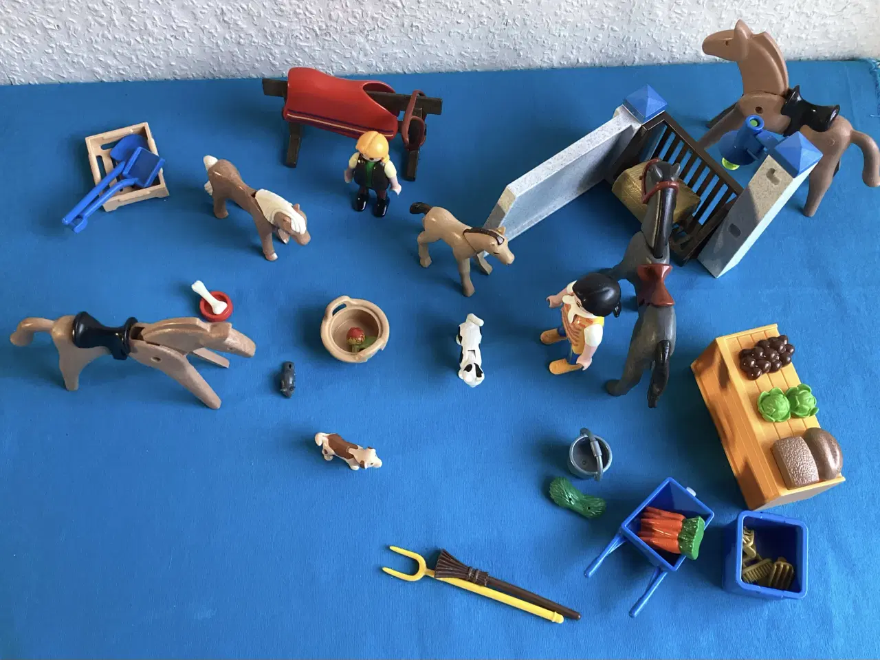 Billede 4 - Playmobil lille heste - rideskole