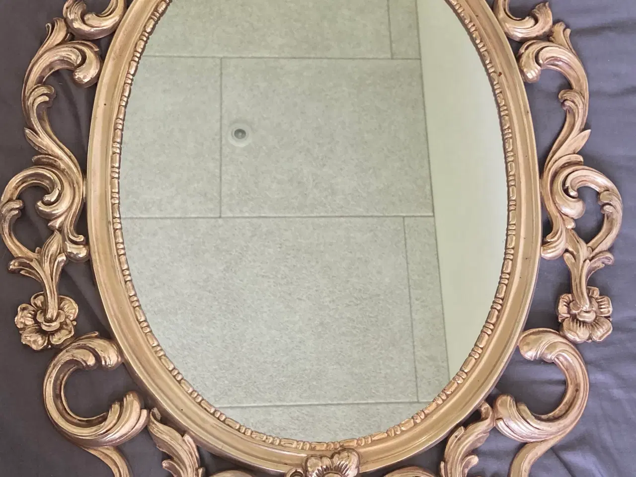Billede 1 - Vægspejl med guldramme
