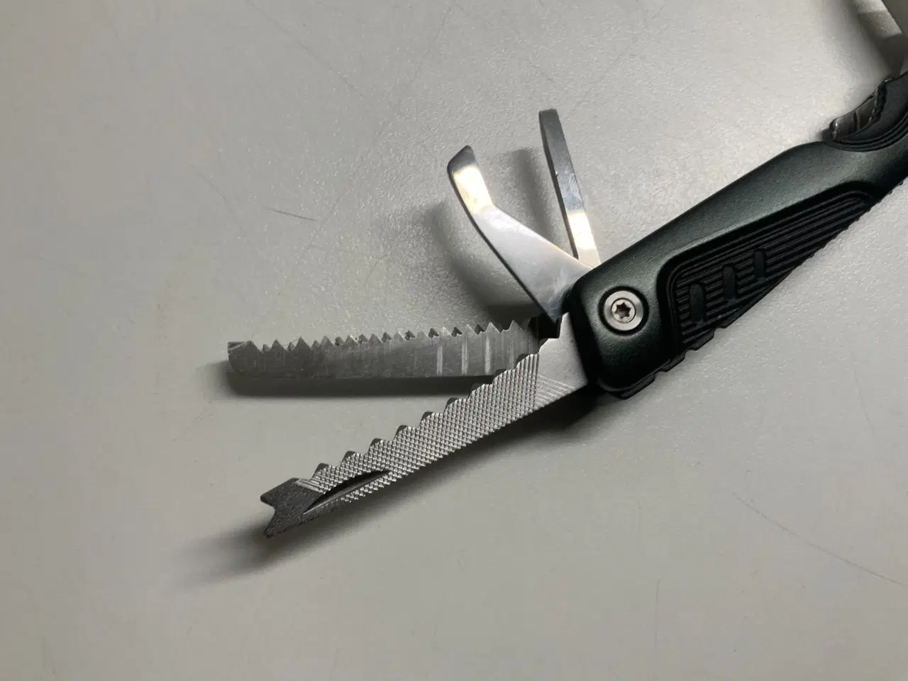 Billede 2 - Bælteetui Multitool tang med kniv og sav