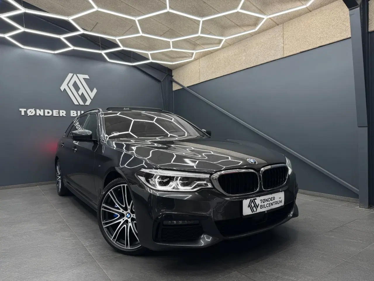Billede 1 - BMW 530d 3,0 Touring M-Sport xDrive aut.