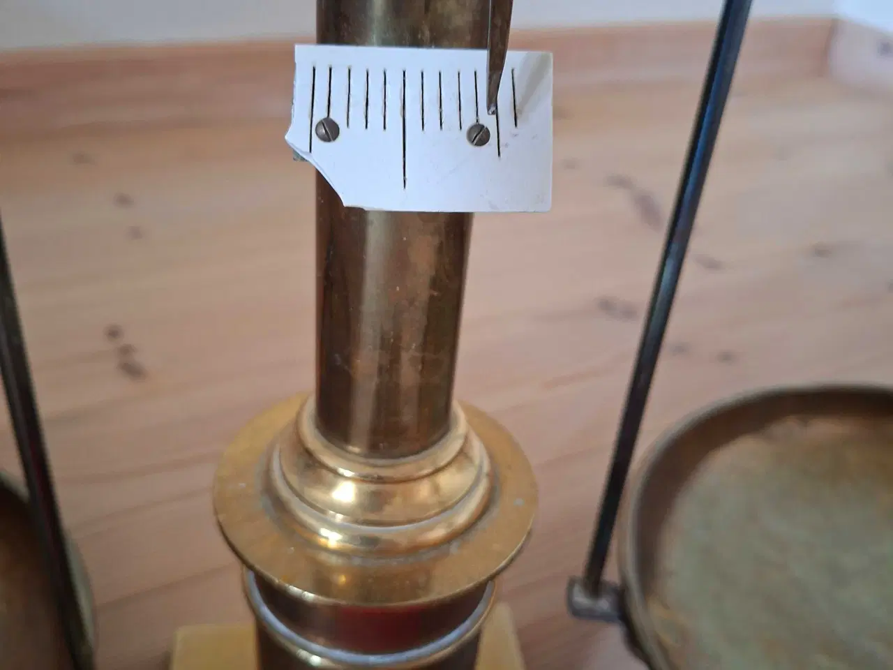 Billede 3 - Gammel købmandsvægt med lodder, messing.