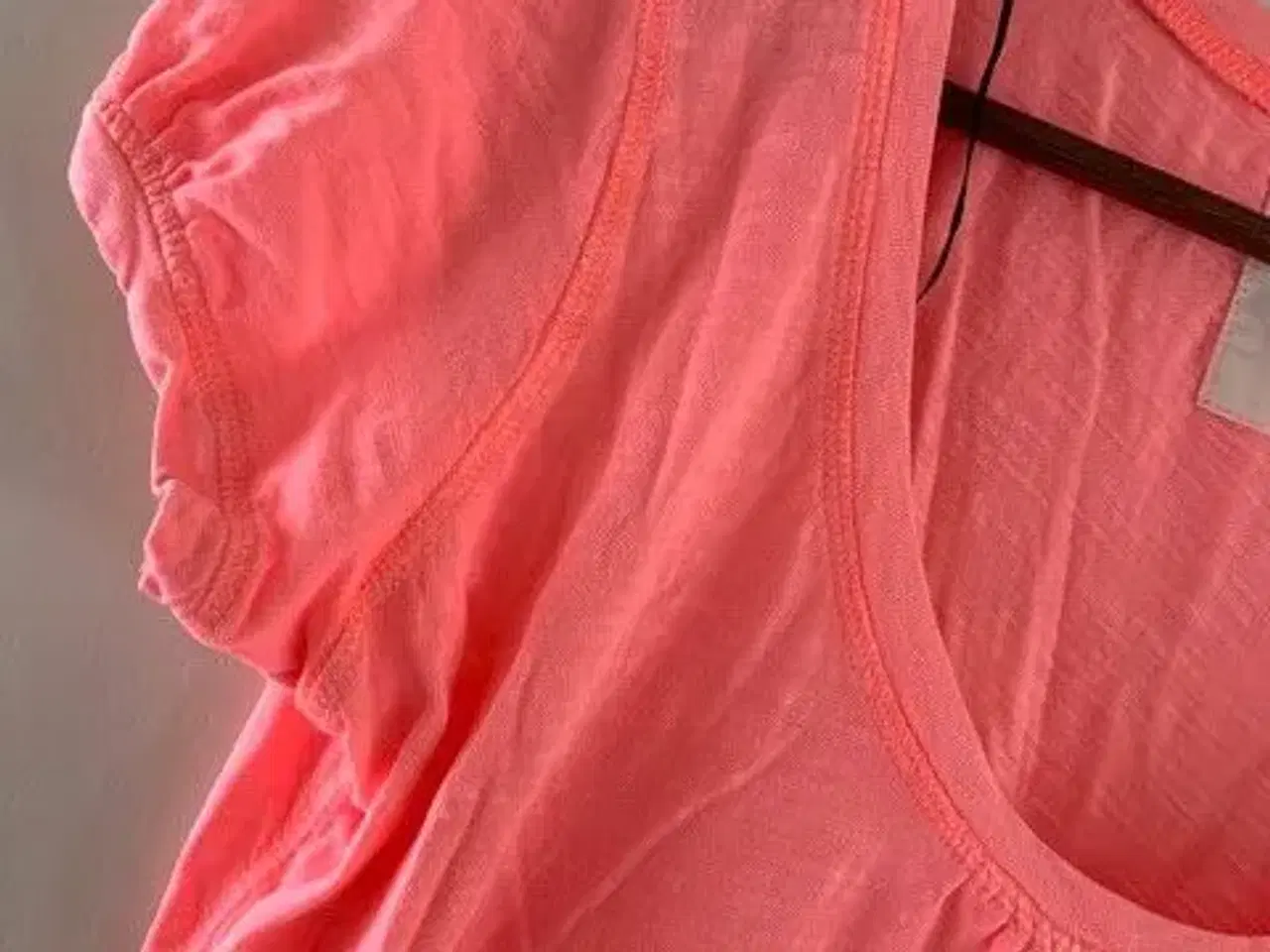 Billede 5 - Flot t-shirt bluse fra Logg by H&M