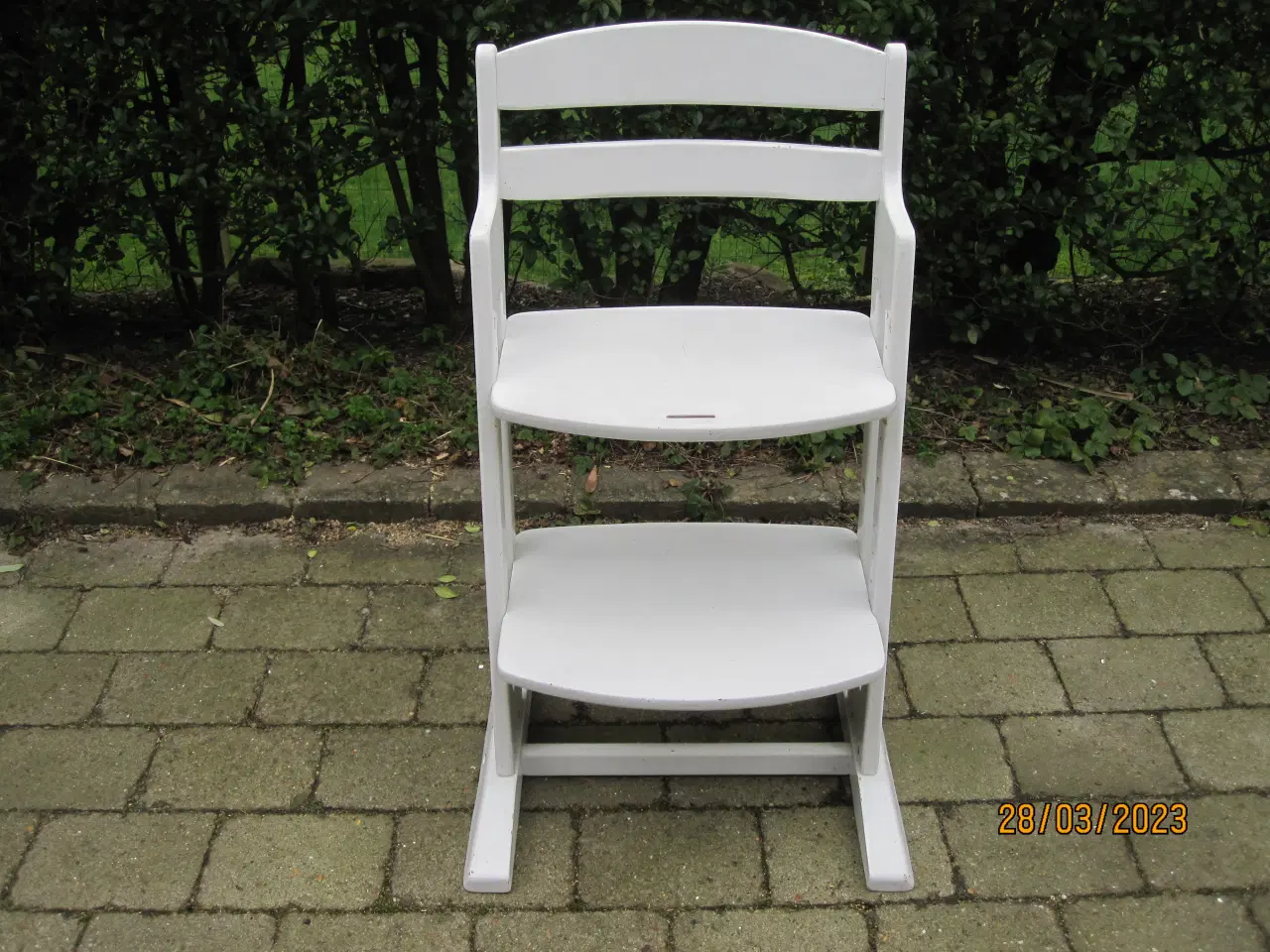 Billede 5 - BabyDan hvid højstol i træ. Flot. nypris 2300 kr-